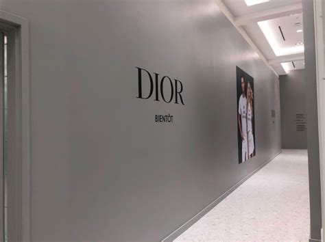 dior ogilvy|dior montreal.